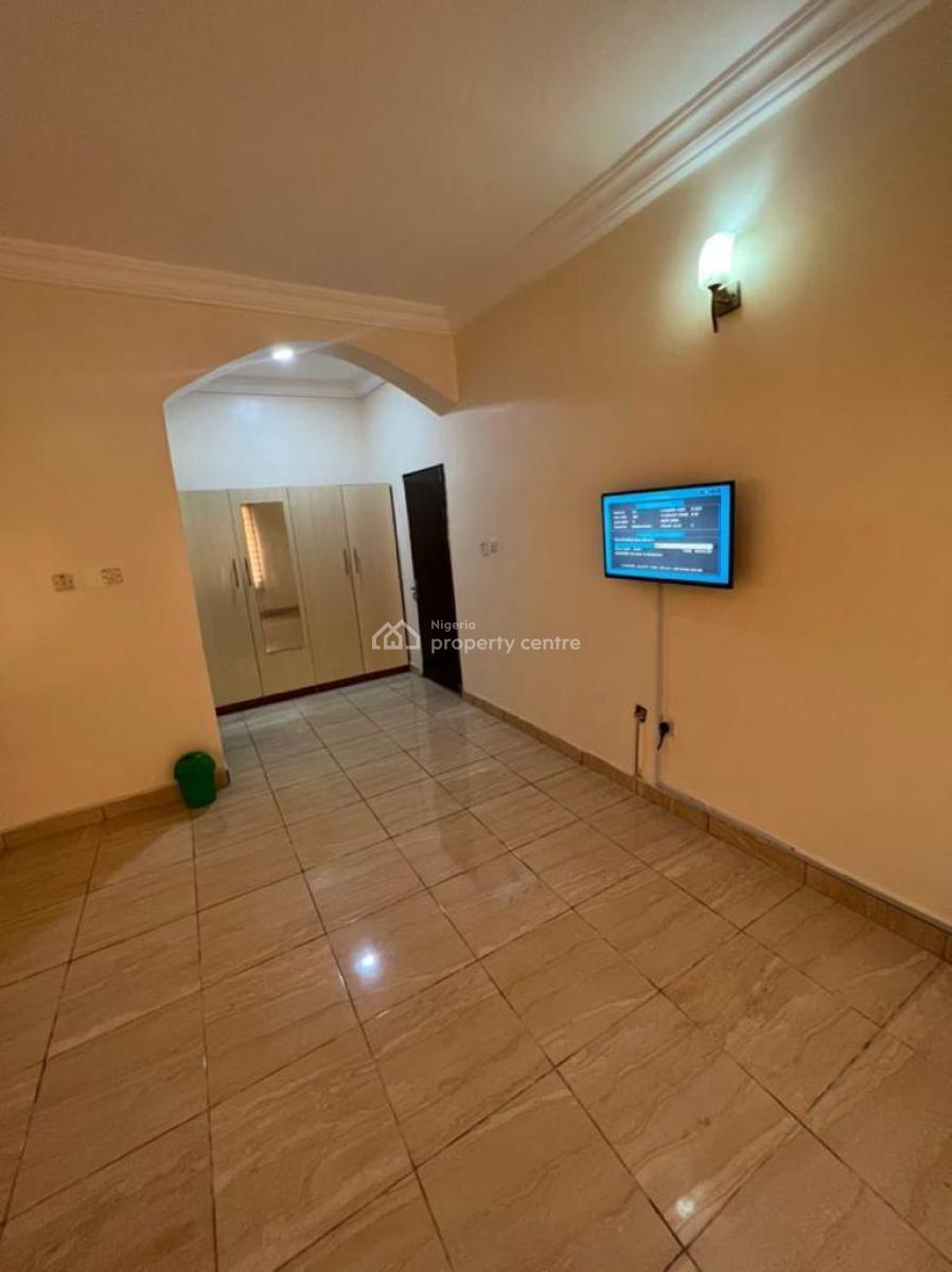 Spacious One Bedroom Apartment, 778 Francis Akinjide Close, Jabi, Abuja, Flat / Apartment Short Let