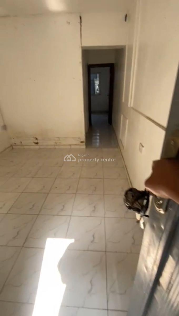 Spacious and Decent Mini Flat, Abiodun Street, Shomolu, Lagos, Mini Flat (room and Parlour) for Rent