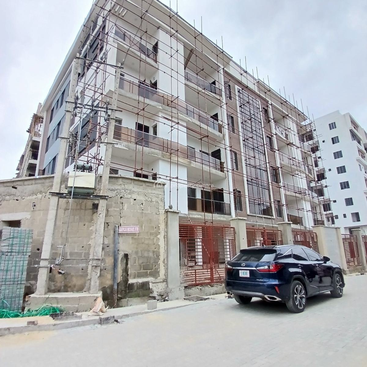 Exquisitely Detailed 4  Bedroom Apartment with  Elevator, Lekki Phase 1, Lekki, Lagos, Block of Flats for Sale