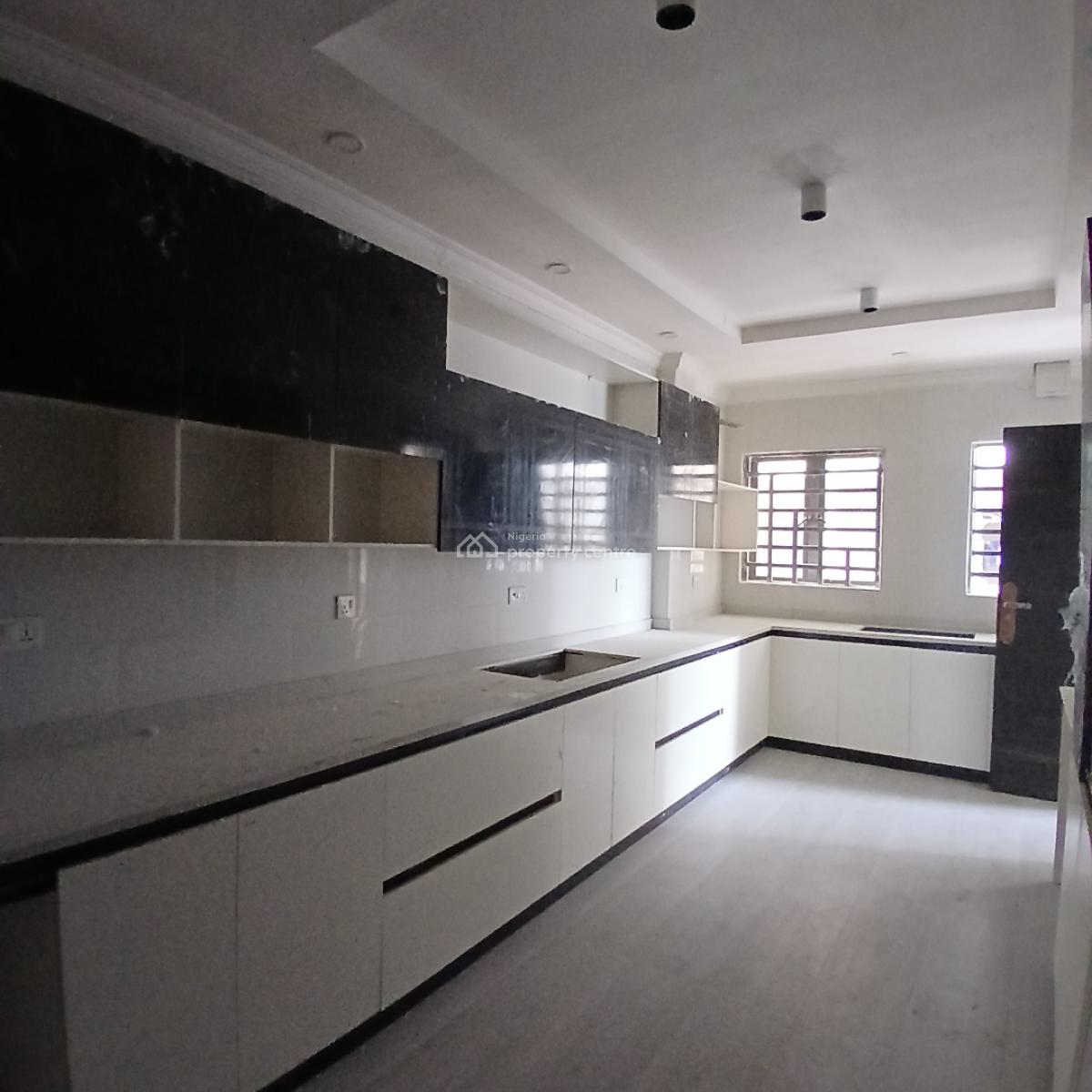 Exquisitely Detailed 4  Bedroom Apartment with  Elevator, Lekki Phase 1, Lekki, Lagos, Block of Flats for Sale