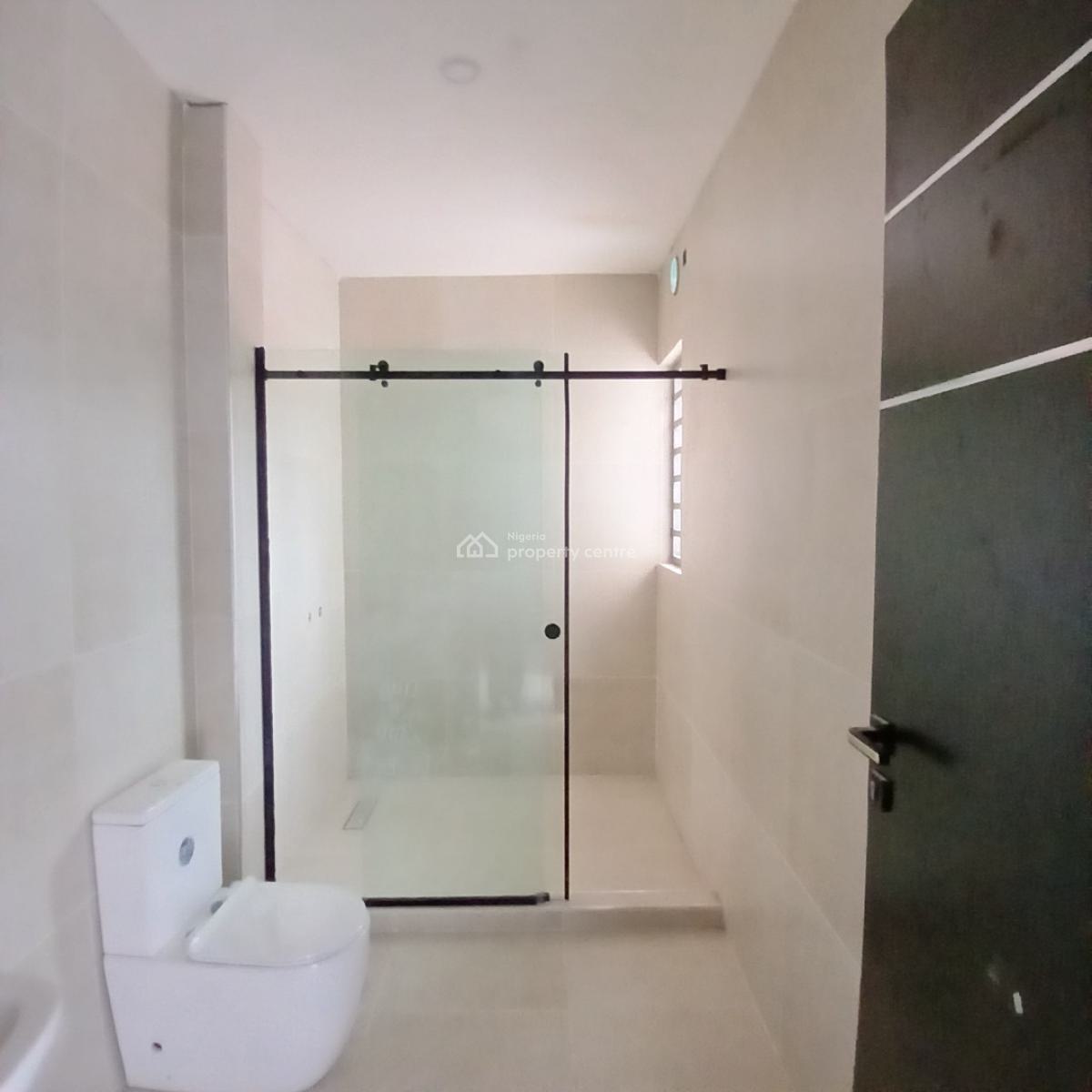 Exquisitely Detailed 4  Bedroom Apartment with  Elevator, Lekki Phase 1, Lekki, Lagos, Block of Flats for Sale