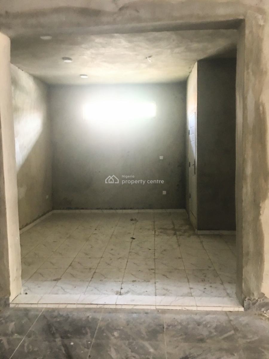 Shop / Commercial Mall Space Facing Major Road, Ilaje, Ajah, Lagos, Plaza / Complex / Mall for Rent
