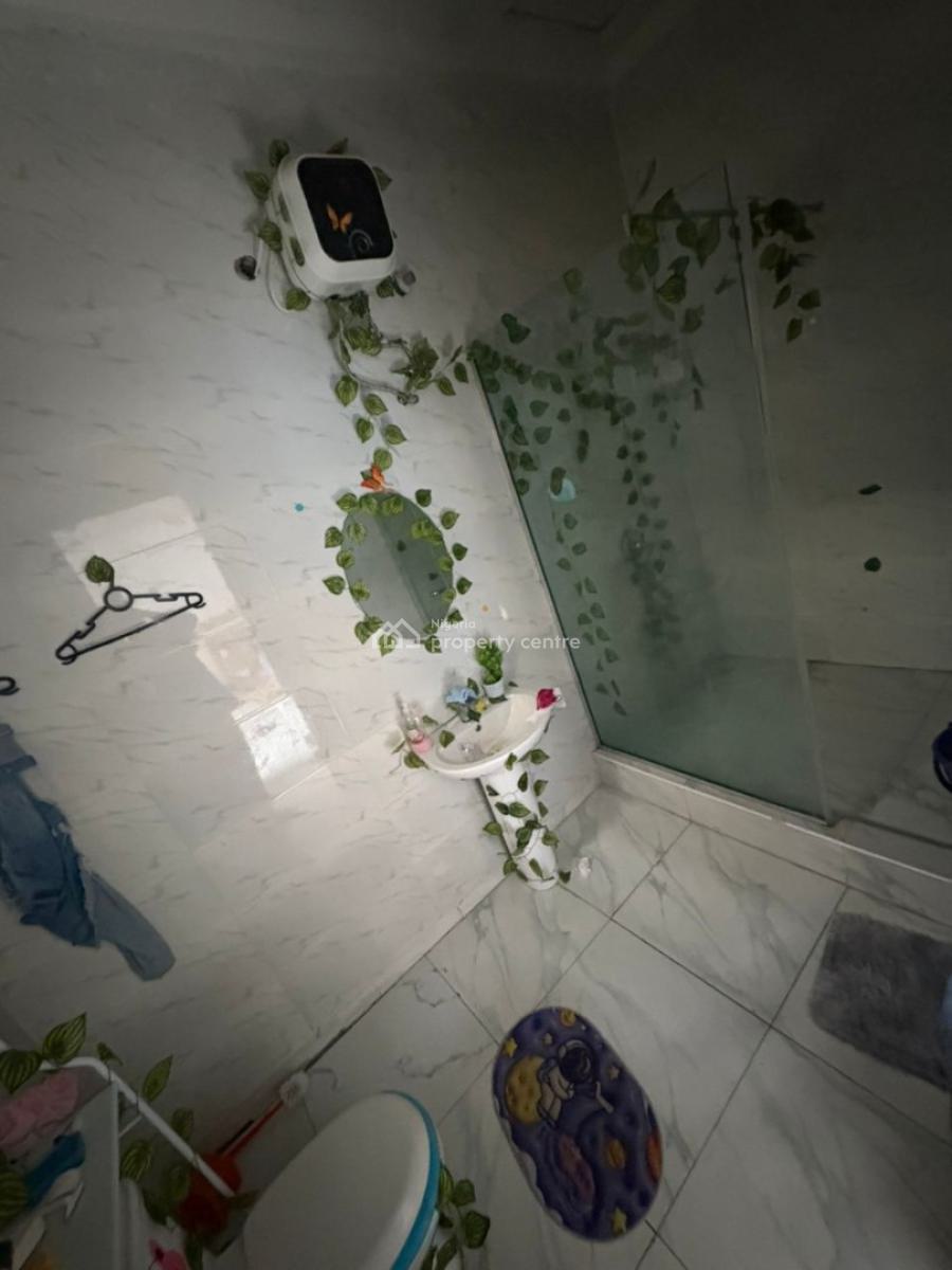Fully Serviced Spacious Master Bedroom, Lekki, Lagos, Flat / Apartment for Rent