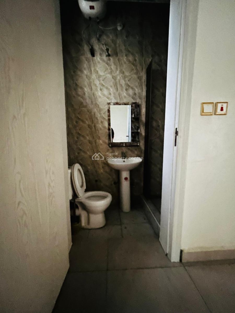 4-bedroom Semi-detached with Bq & Bathtub, Ologolo, Lekki, Lagos, Semi-detached Duplex for Sale