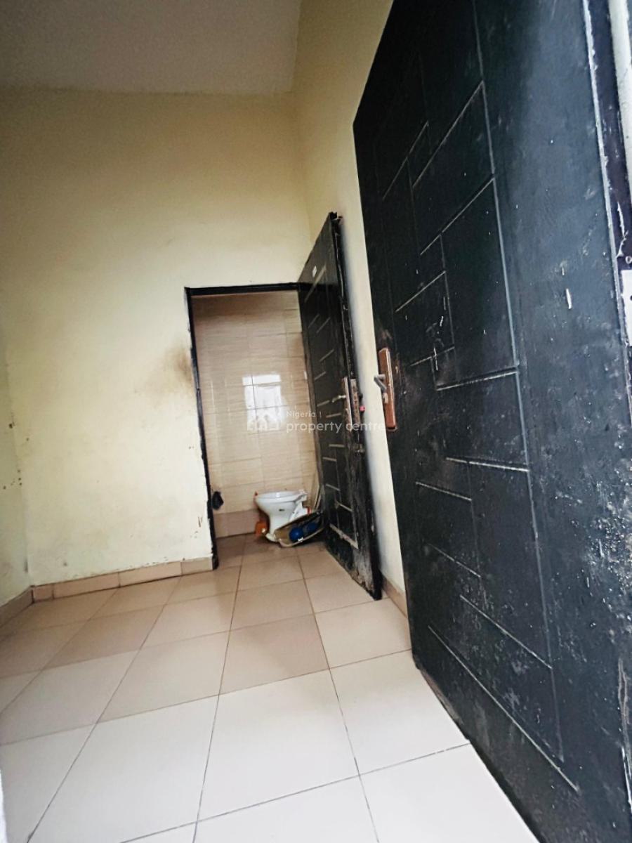 4-bedroom Semi-detached with Bq & Bathtub, Ologolo, Lekki, Lagos, Semi-detached Duplex for Sale