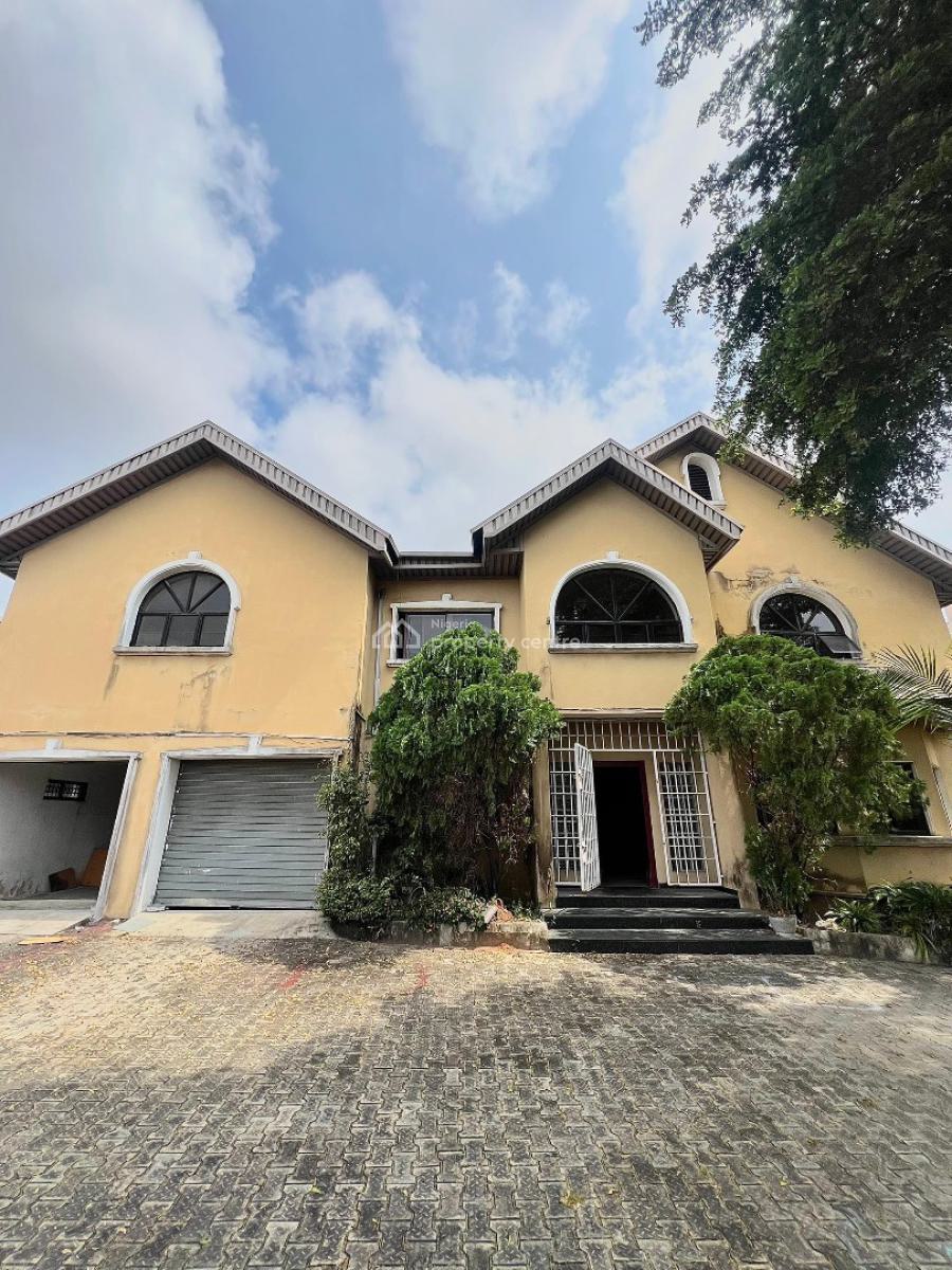 Spacious 5 Bedroom Fully Detached Duplex with  Bq in a Secure Estate, Lekki Phase 1, Lekki, Lagos, Semi-detached Duplex for Rent