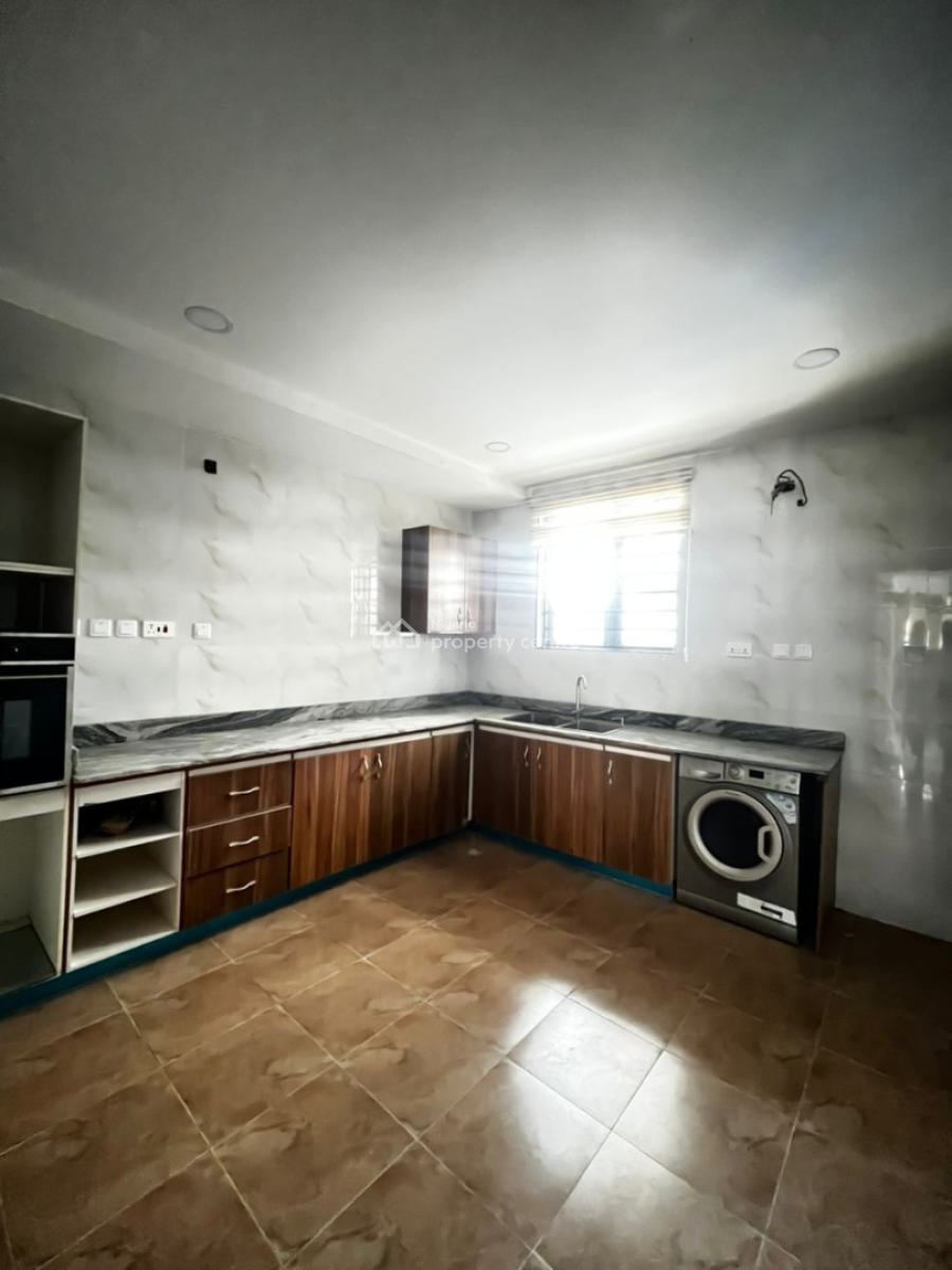 a 4 Bedrooms Terrace House with Bq, Ikate, Lekki, Lagos, Terraced Duplex for Sale