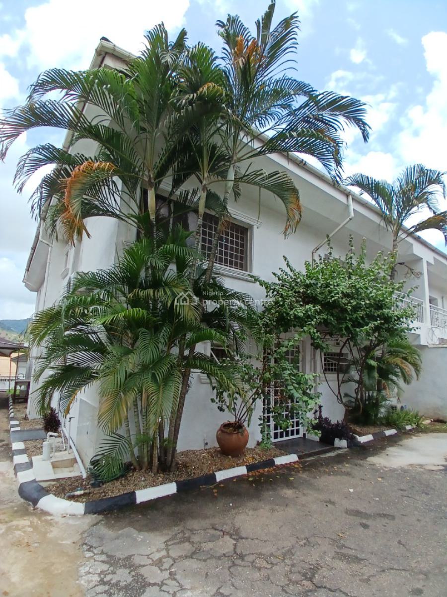Well Renovated, 4 Bedroom Detached Duplex with 1 Room Bq, Maitama District, Abuja, Detached Duplex for Rent