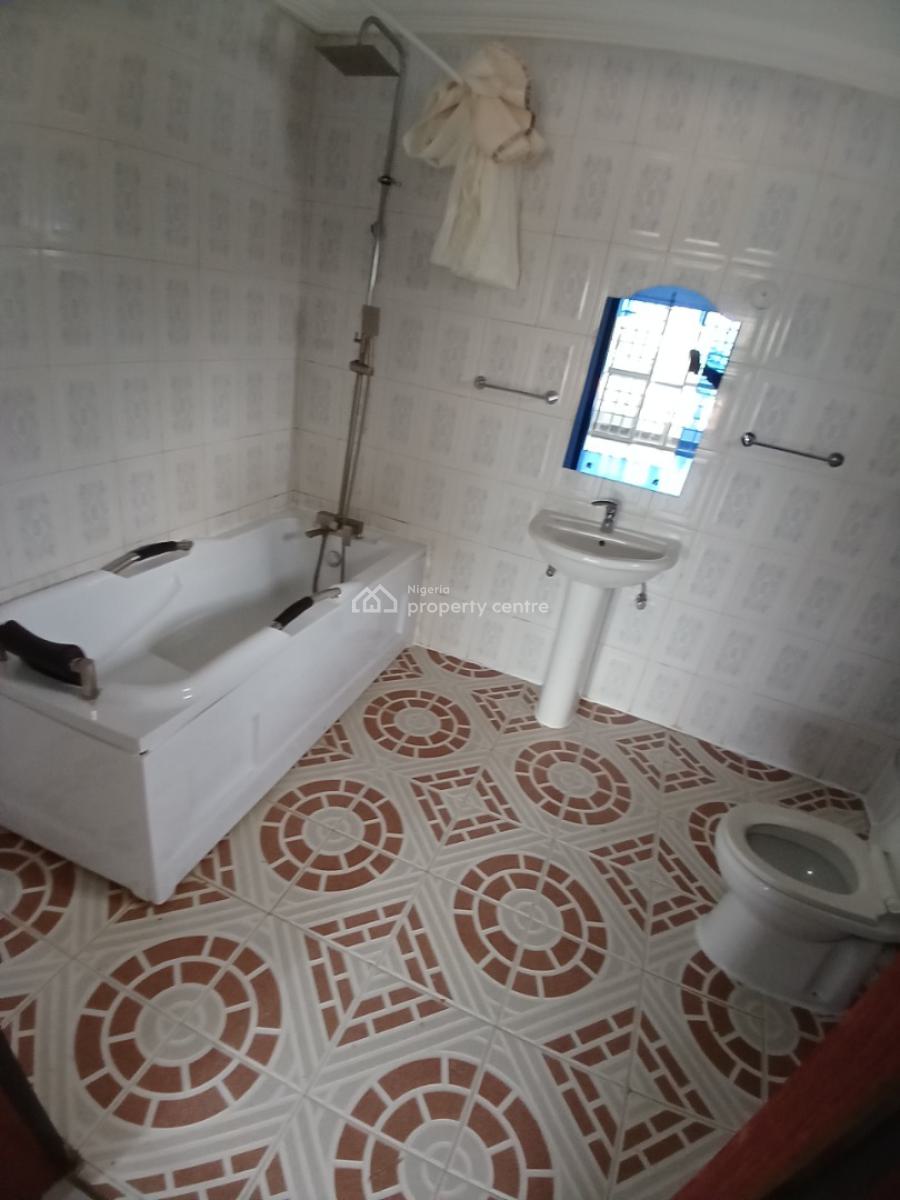 Well Renovated, 4 Bedroom Detached Duplex with 1 Room Bq, Maitama District, Abuja, Detached Duplex for Rent