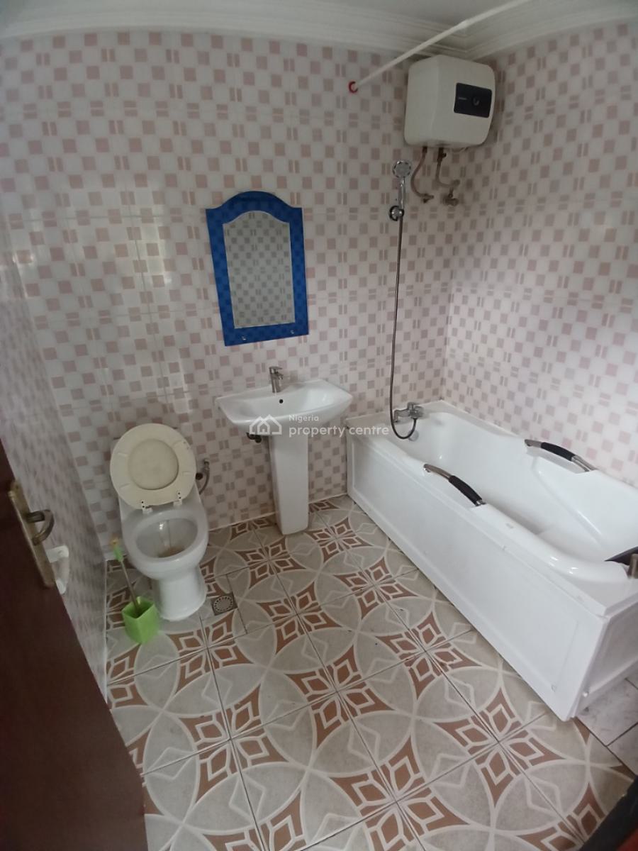 Well Renovated, 4 Bedroom Detached Duplex with 1 Room Bq, Maitama District, Abuja, Detached Duplex for Rent