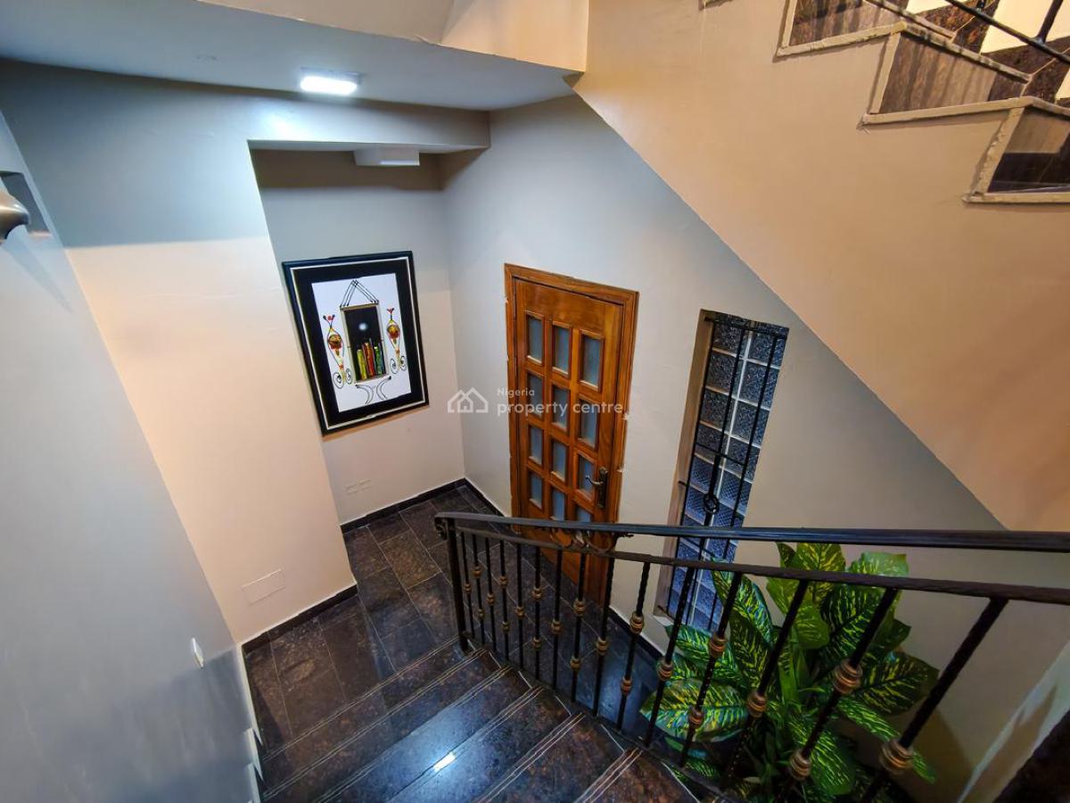*spacious  Brand New 2 Bedroom Rooftop Apartment, Lekki Phase 1, Lekki, Lagos, Flat / Apartment Short Let
