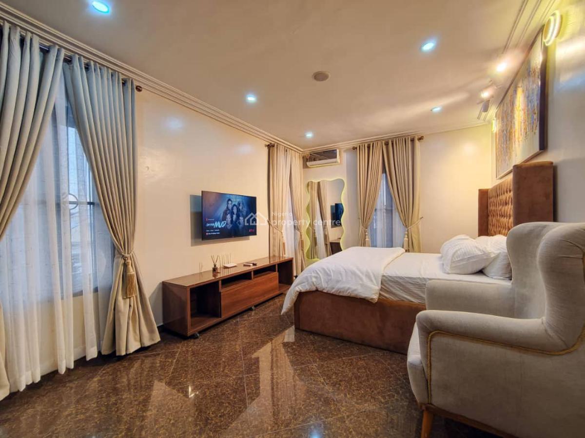 *spacious  Brand New 2 Bedroom Rooftop Apartment, Lekki Phase 1, Lekki, Lagos, Flat / Apartment Short Let
