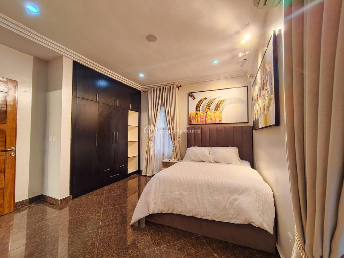 *spacious  Brand New 2 Bedroom Rooftop Apartment, Lekki Phase 1, Lekki, Lagos, Flat / Apartment Short Let