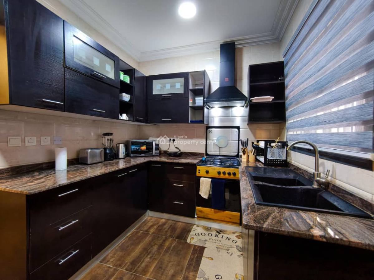 *spacious  Brand New 2 Bedroom Rooftop Apartment, Lekki Phase 1, Lekki, Lagos, Flat / Apartment Short Let