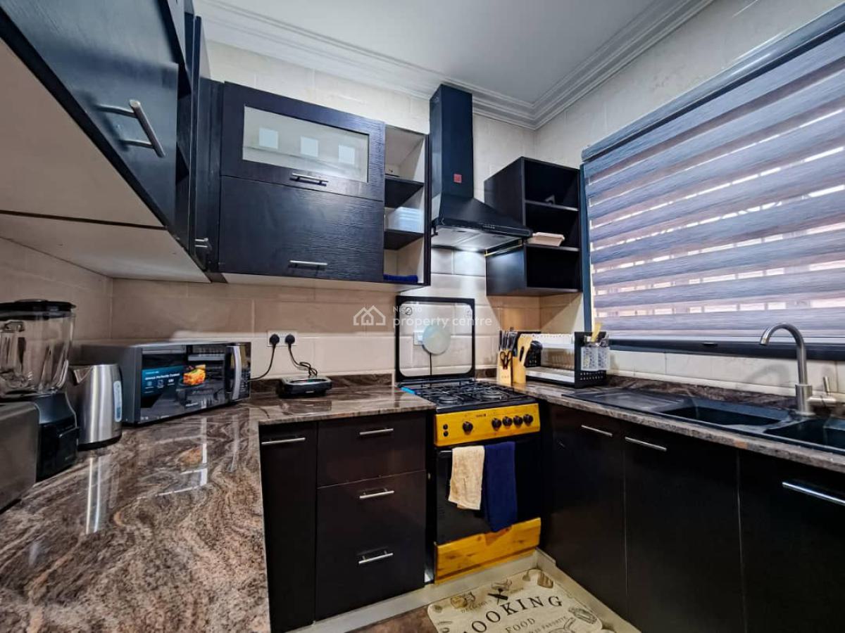 *spacious  Brand New 2 Bedroom Rooftop Apartment, Lekki Phase 1, Lekki, Lagos, Flat / Apartment Short Let