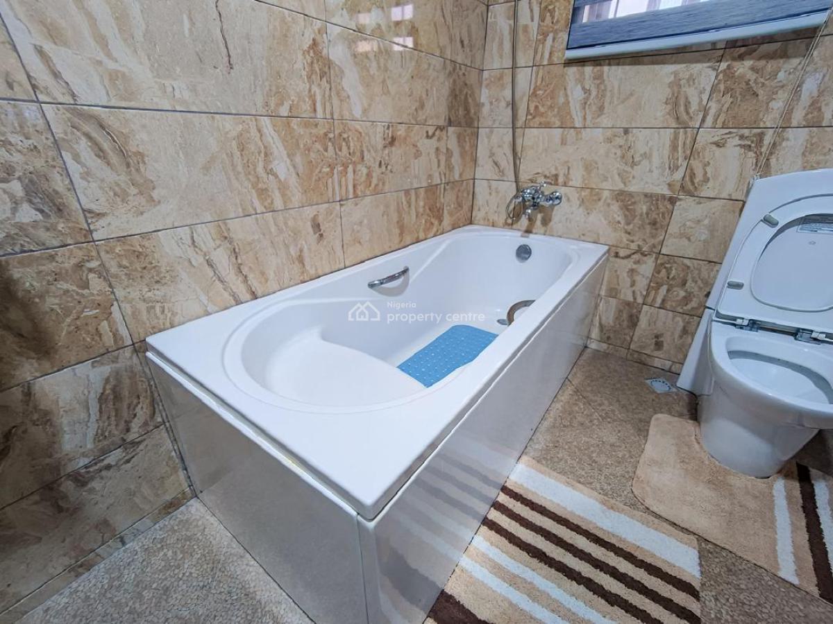 *spacious  Brand New 2 Bedroom Rooftop Apartment, Lekki Phase 1, Lekki, Lagos, Flat / Apartment Short Let