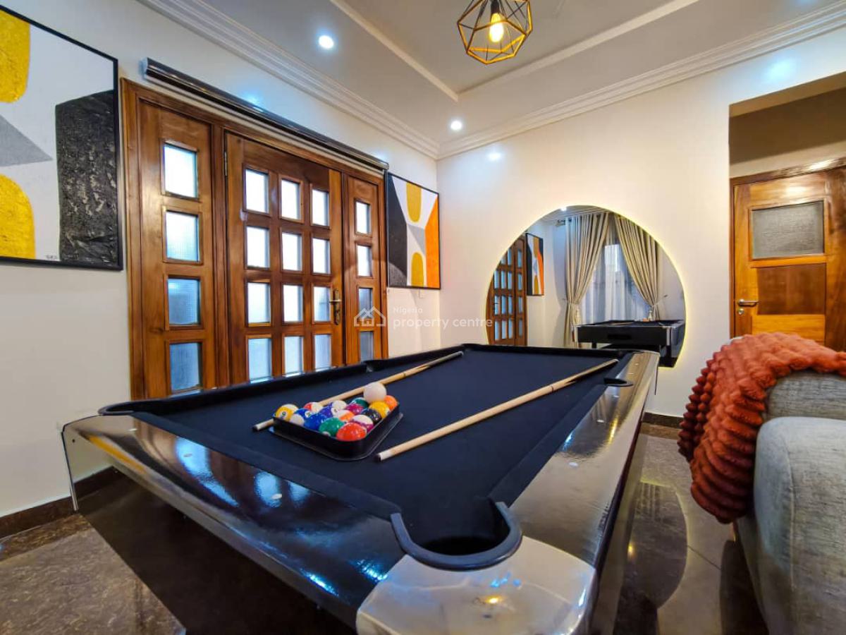 *spacious  Brand New 2 Bedroom Rooftop Apartment, Lekki Phase 1, Lekki, Lagos, Flat / Apartment Short Let