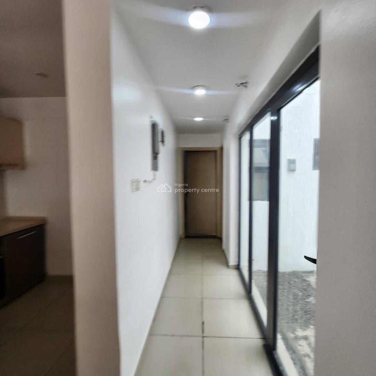 Neatly Built 2 Bedroom Apartment, Osapa, Lekki, Lagos, Flat / Apartment for Rent