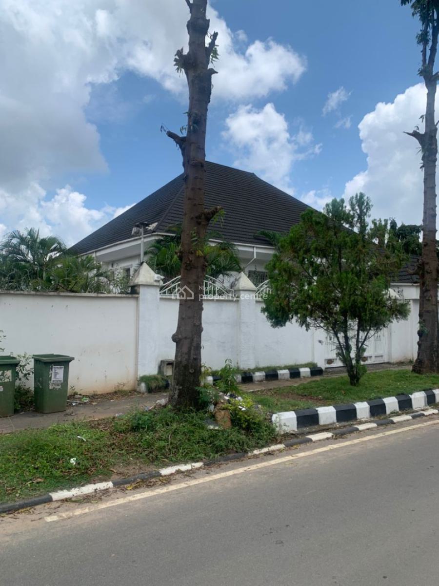 Nice 5 Bedrooms Semi-detached Duplex with Bq, Off Ibb Boulevard, Maitama District, Abuja, Semi-detached Duplex for Rent