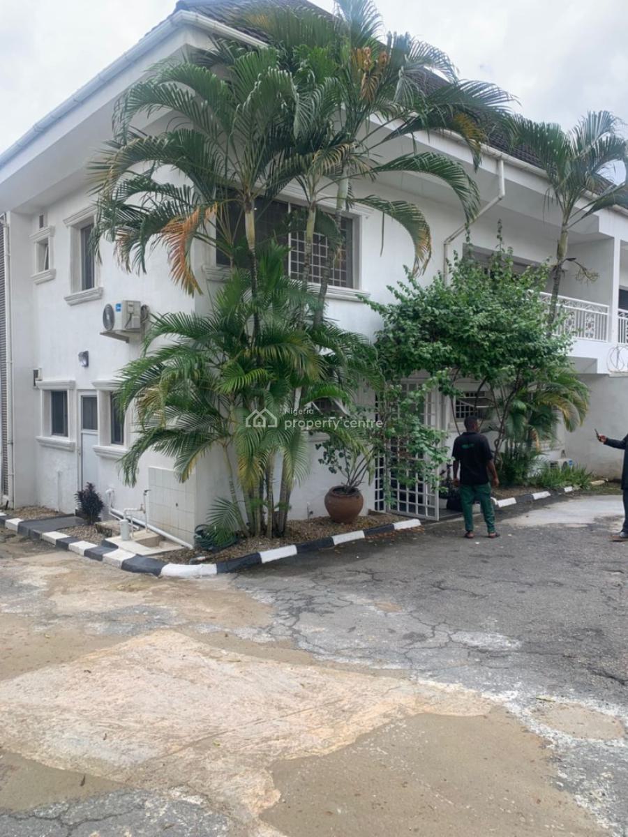 Nice 5 Bedrooms Semi-detached Duplex with Bq, Off Ibb Boulevard, Maitama District, Abuja, Semi-detached Duplex for Rent
