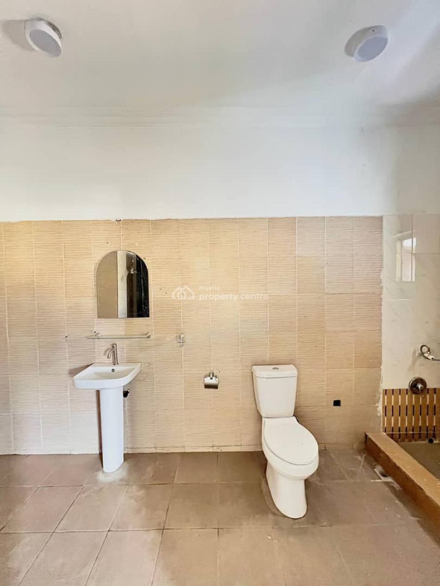 Spacious 4 Bedroom Semi-detached with 2 Rooms Bq., Lekki Phase 1, Lekki, Lagos, Semi-detached Duplex for Rent
