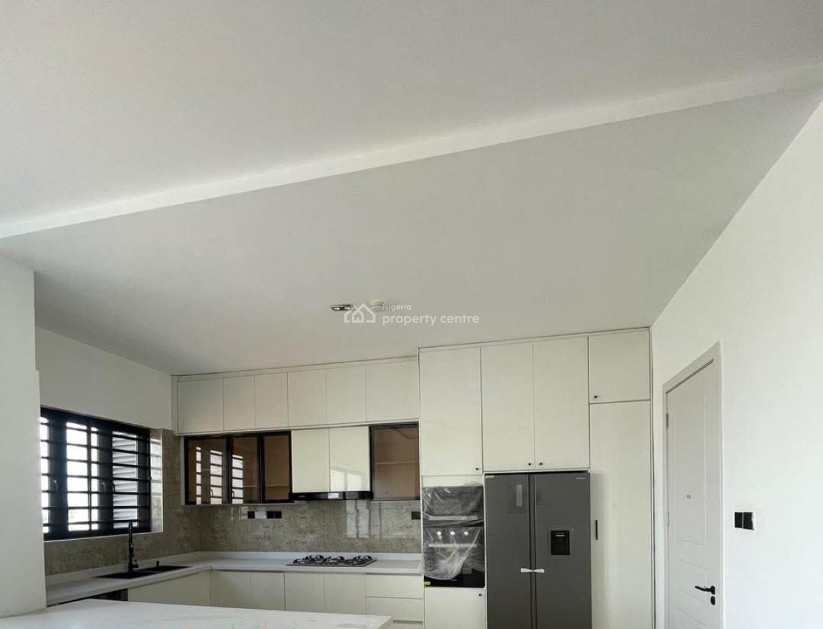 Brand New Spacious Fully Serviced 3 Bedroom Flat, Lekki Phase 1, Lekki, Lagos, Flat / Apartment for Rent