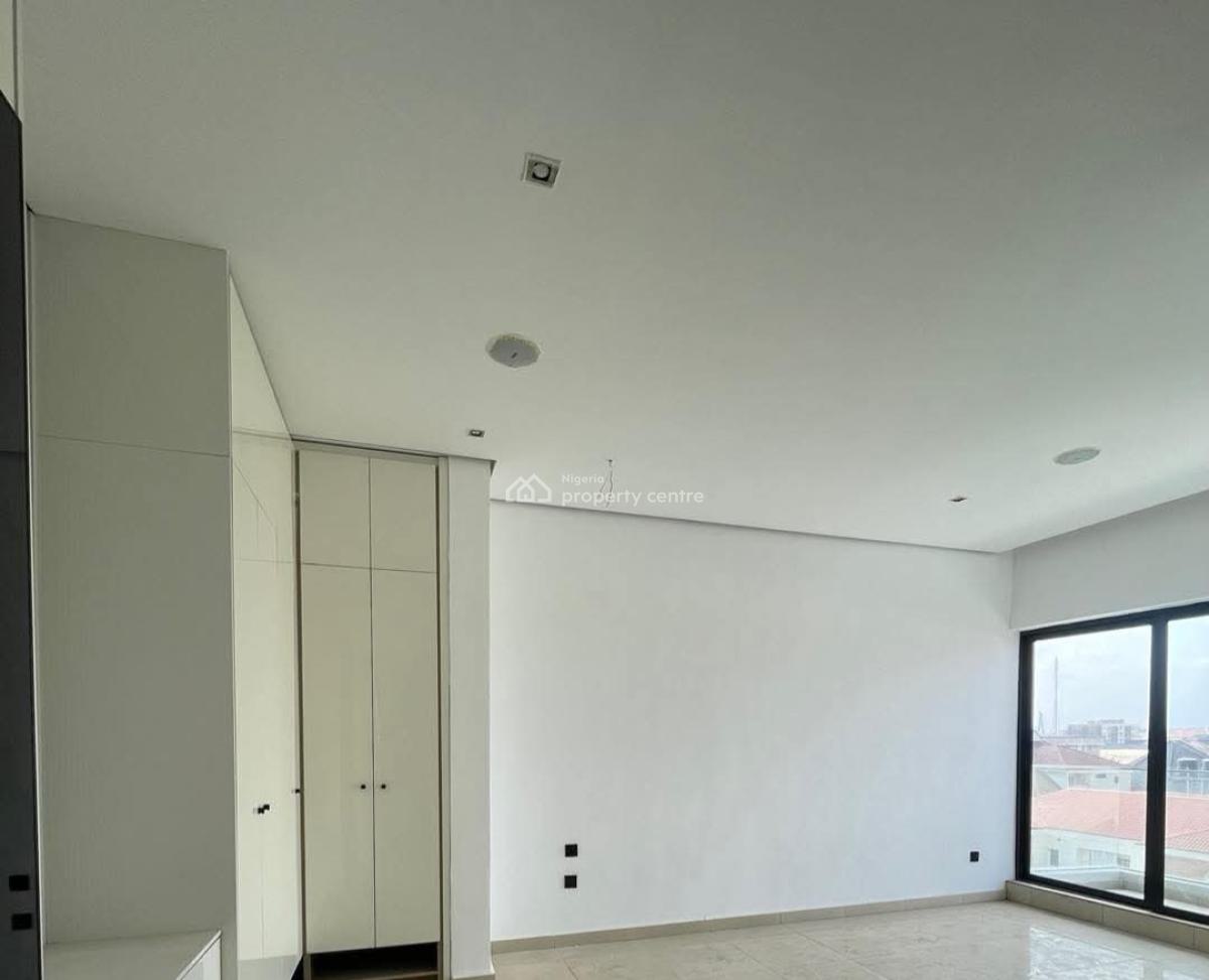 Brand New Spacious Fully Serviced 3 Bedroom Flat, Lekki Phase 1, Lekki, Lagos, Flat / Apartment for Rent