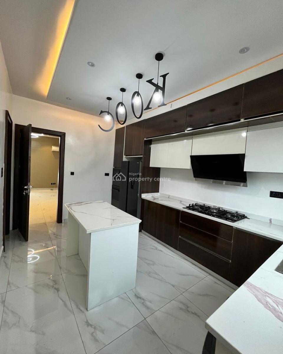 2 Bedroom Penthouse, Lekki Phase 1, Lekki, Lagos, Flat / Apartment for Sale