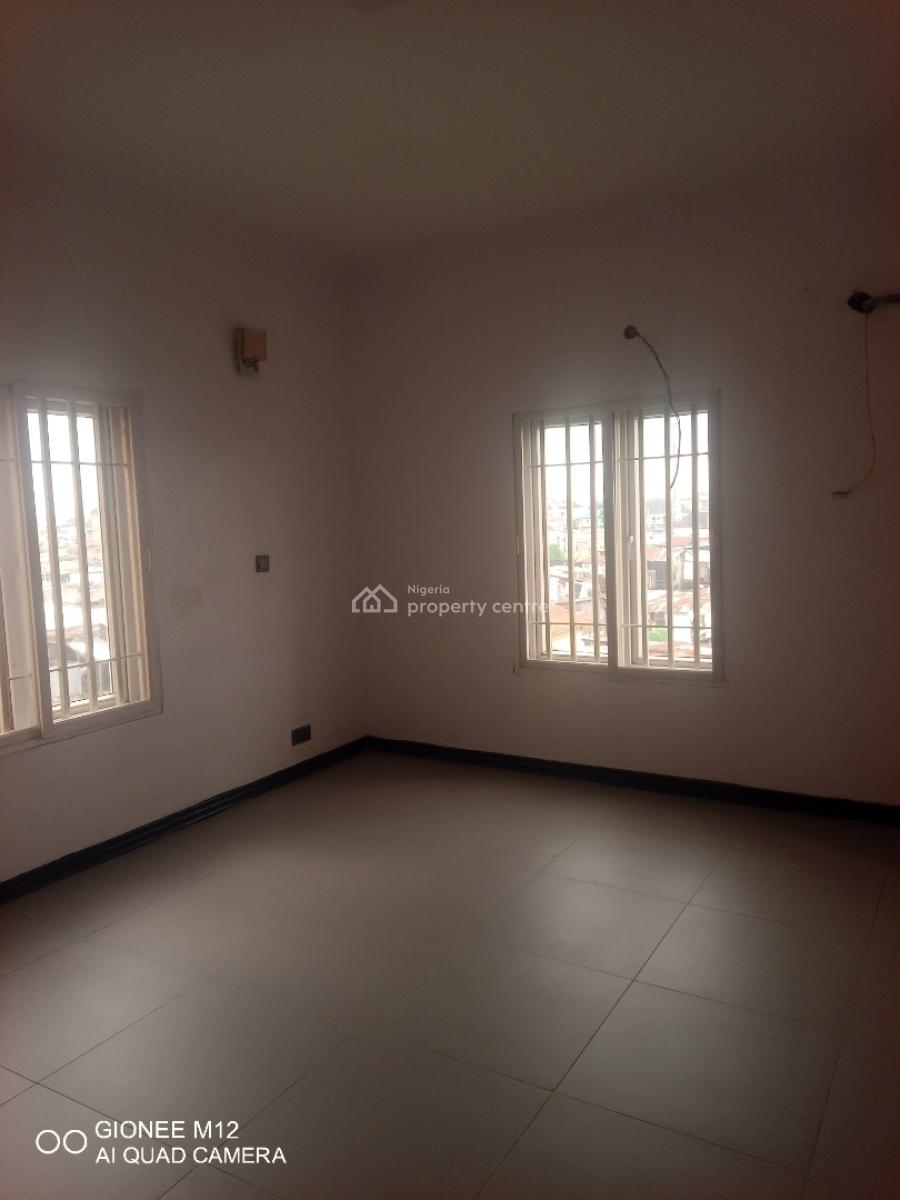 Lovely 3 Bed Room Flat with Bq and Elevator, Alcove Estate Access Control, Alagomeji, Yaba, Lagos, Flat / Apartment for Sale