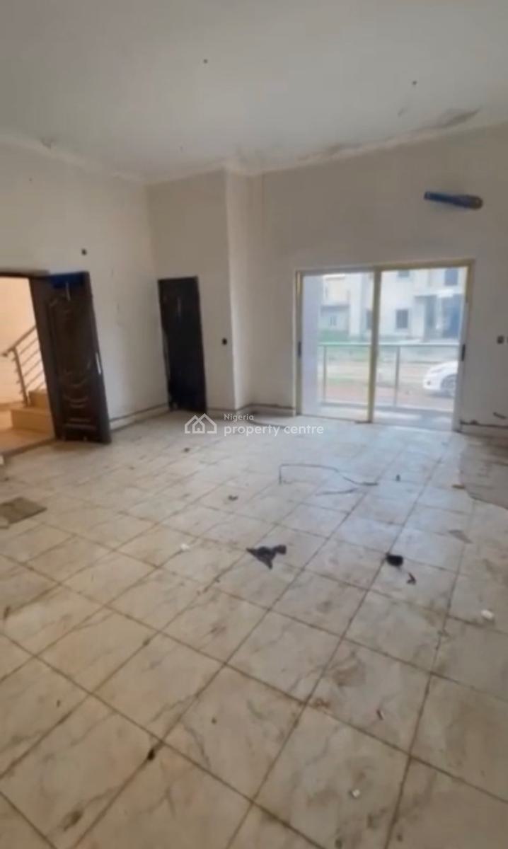 Spacious 2 Bedroom En-suite Flat, Kabusa, Abuja, Block of Flats for Sale