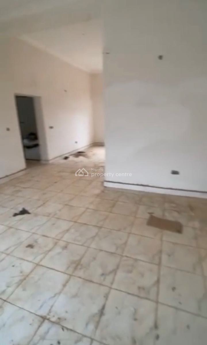 Spacious 2 Bedroom En-suite Flat, Kabusa, Abuja, Block of Flats for Sale