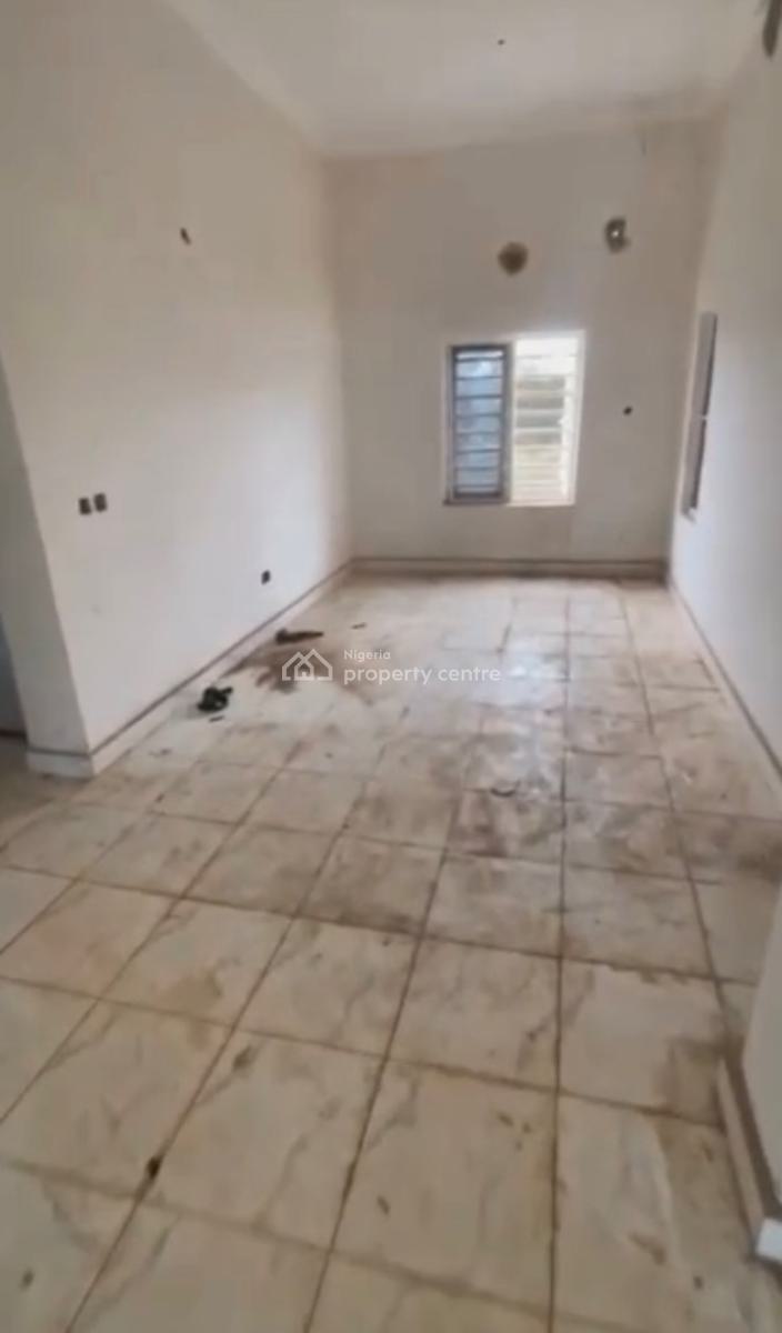 Spacious 2 Bedroom En-suite Flat, Kabusa, Abuja, Block of Flats for Sale