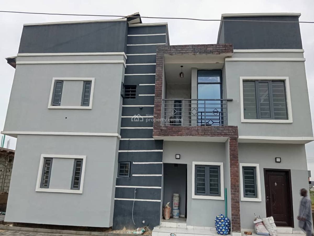 Luxury 3 Bedroom Flat Upstairs, Phase 2, Oribanwa, Ibeju Lekki, Lagos, Flat / Apartment for Rent