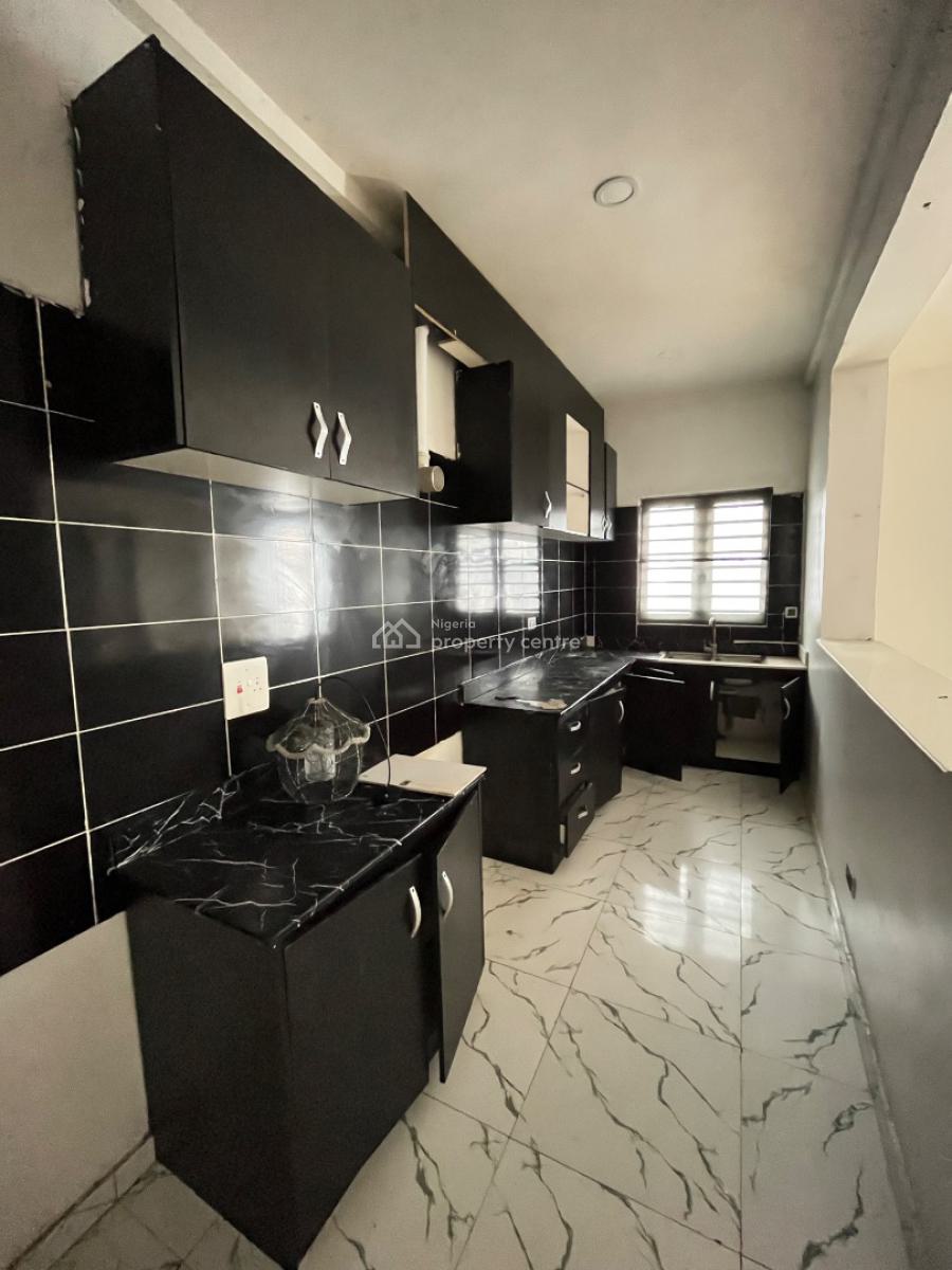 Spacious 2 Bedroom Apartment  in a Secured and Serene Neighborhood, Ilasan, Ikate, Lekki, Lagos, Flat / Apartment for Rent