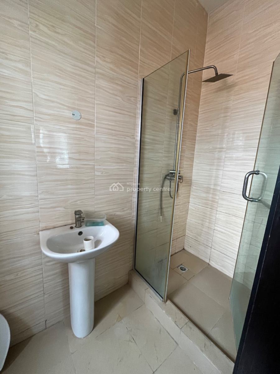 Spacious 2 Bedroom Apartment  in a Secured and Serene Neighborhood, Ilasan, Ikate, Lekki, Lagos, Flat / Apartment for Rent