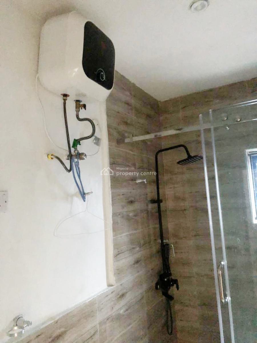 Luxury 3 Bedroom Flat, Gra Phase 2, Magodo, Lagos, Flat / Apartment for Rent