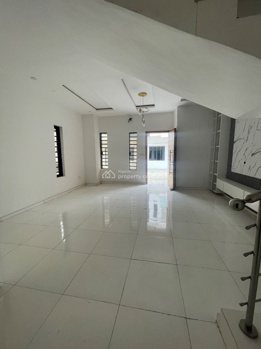 Modern Comfort Meets Prime Location 4-bedroom Semi-detached with Bq, Ikota, Lekki, Lagos, Semi-detached Duplex for Sale