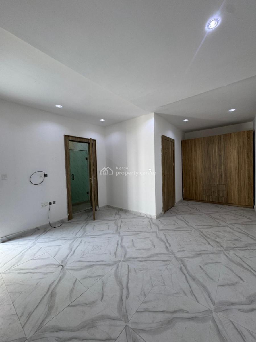 4-bedroom Terrace, Abraham Adesanya Road, Ajah, Lagos, Terraced Duplex for Sale
