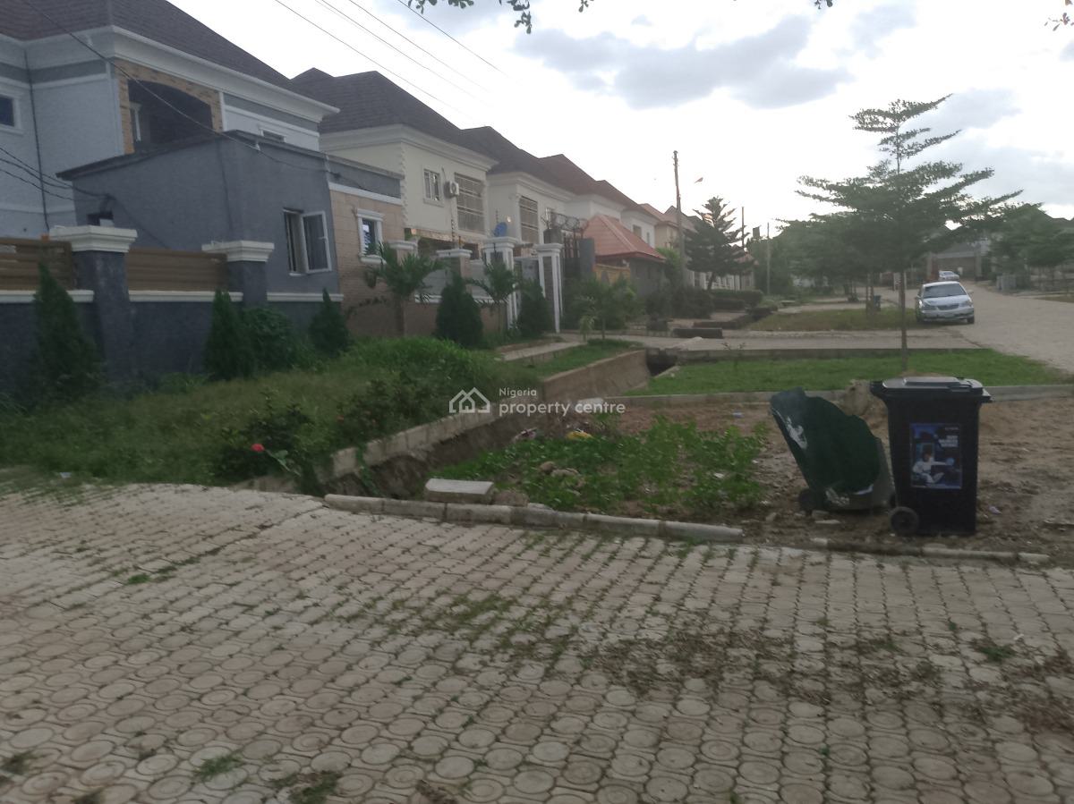4 Bedroom Semi-detached House with a 2 Bedroom Bq, Manreng Estate, Kafe, Abuja, Semi-detached Duplex for Sale