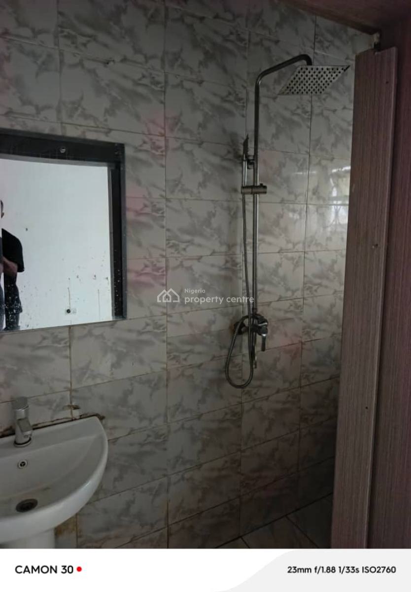 Neat and Spacious 2 Bedroom Apartment in a Secured Area, Orchid Road, Lekki, Lagos, Flat / Apartment for Rent