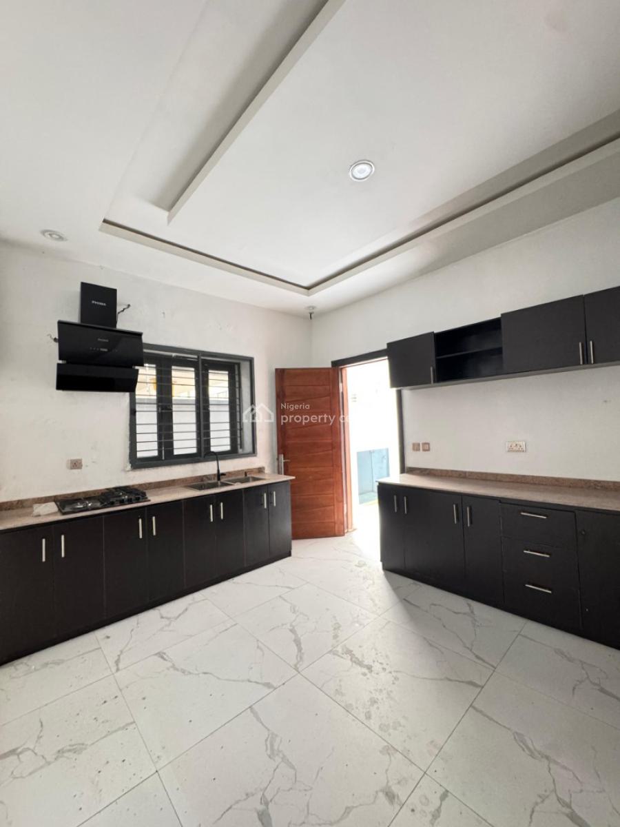Commercial Property with Bq, Prime Location, Ikate, Lekki, Lagos, Commercial Property for Sale