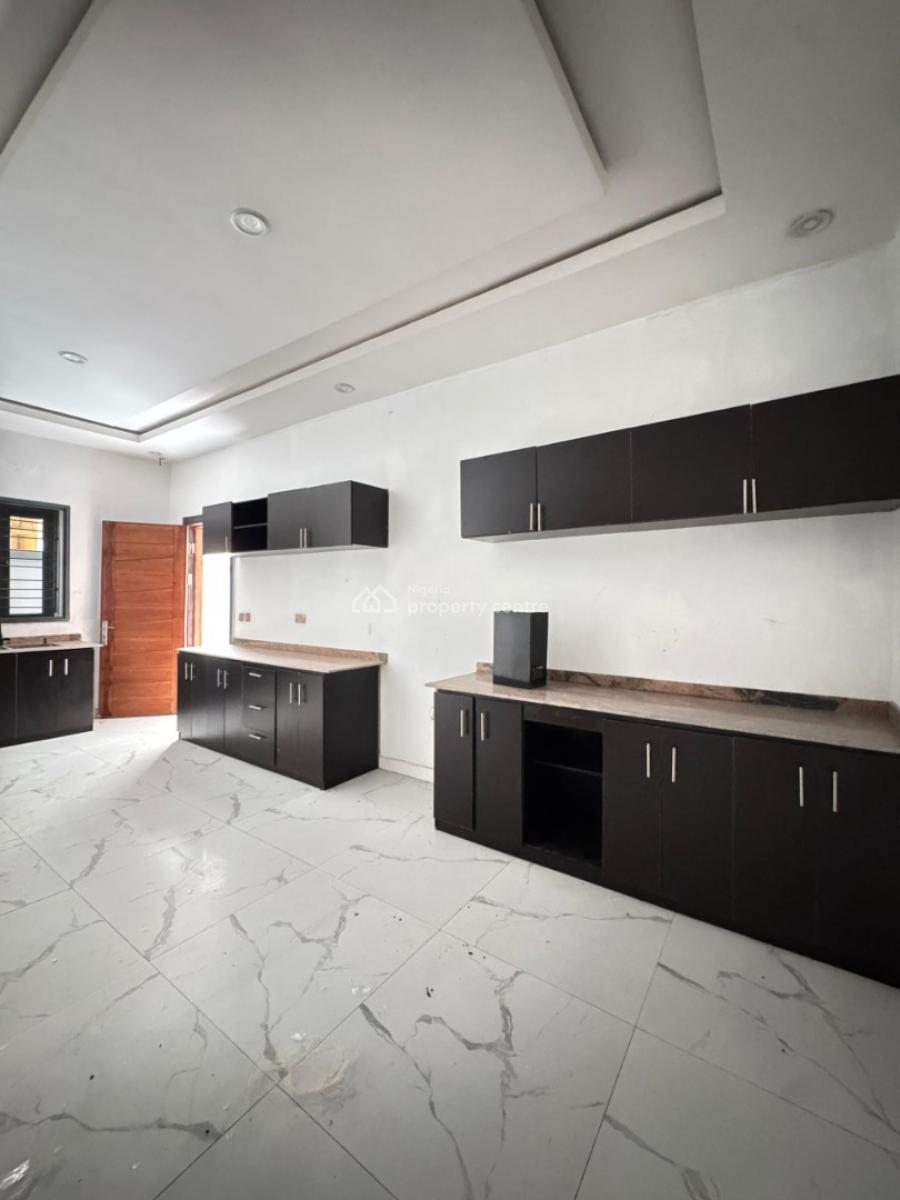 Commercial Property with Bq, Prime Location, Ikate, Lekki, Lagos, Commercial Property for Sale
