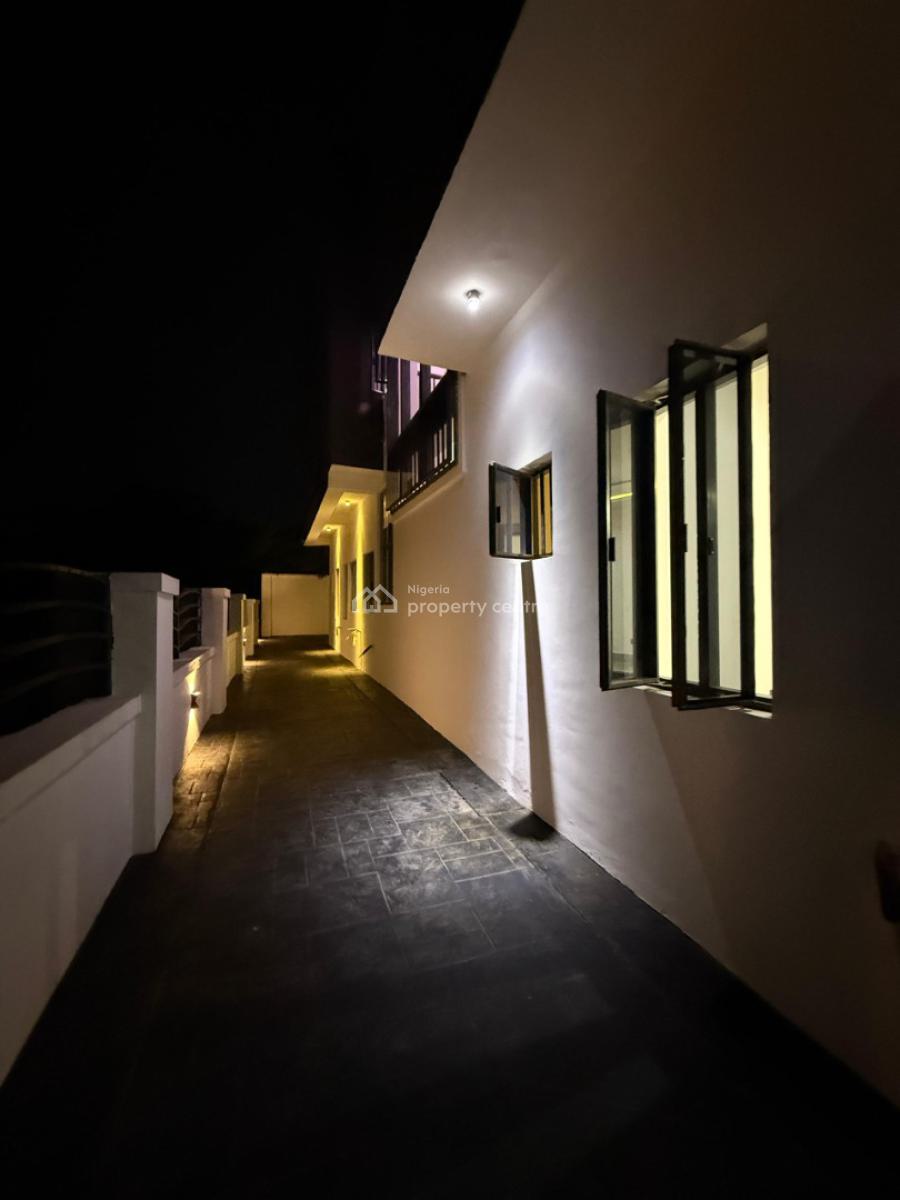 Luxury 4-bedroom Semi-detached Duplex + Family Lounge & Walk-in-closet, Legacy Estate, Kolapo Ishola Gra, Akobo, Ibadan, Oyo, Semi-detached Duplex for Sale