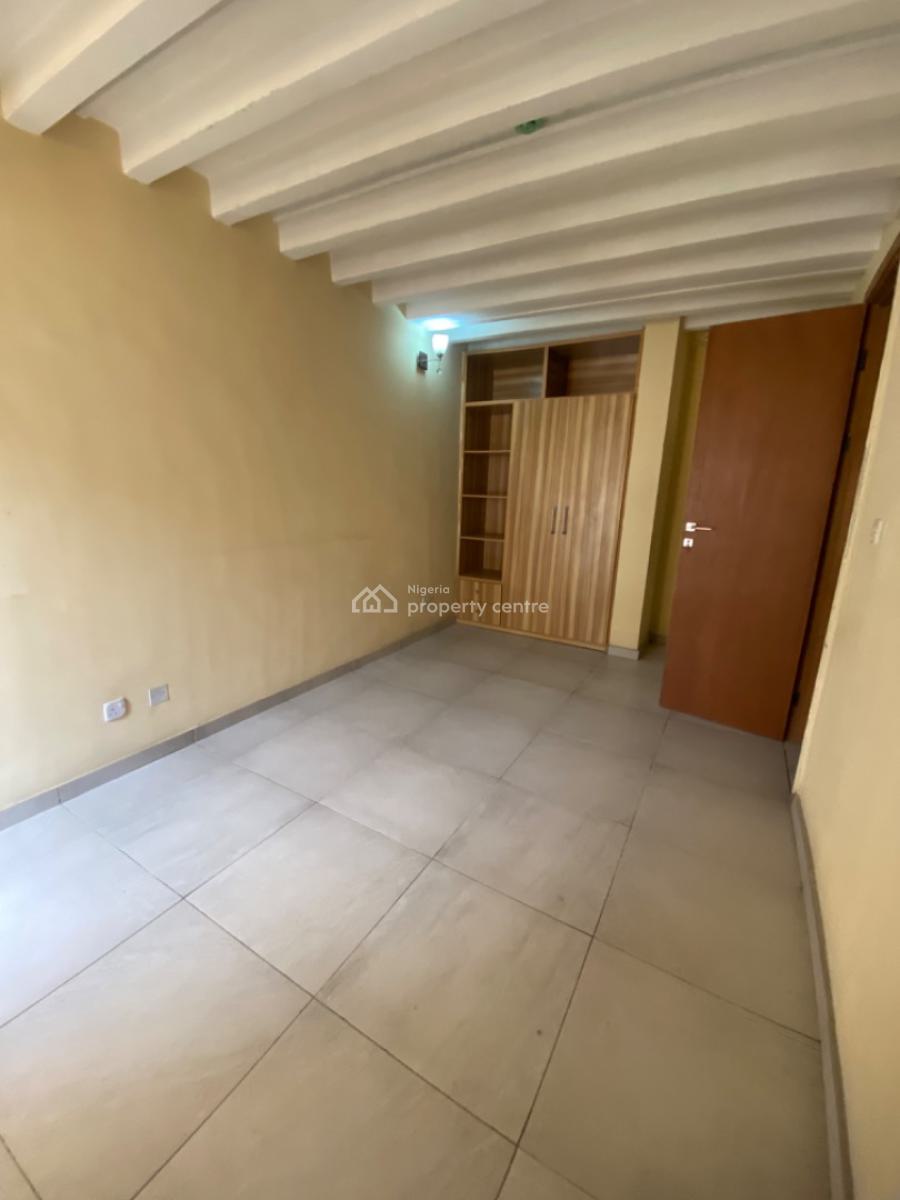 Serviced 2 Bedroom Apartment Upstairs, Oniru, Victoria Island (vi), Lagos, Flat / Apartment for Rent