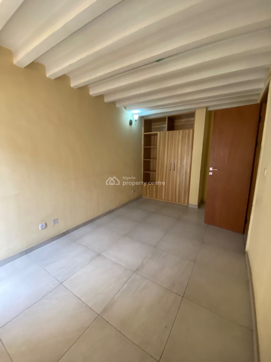 Serviced 2 Bedroom Apartment Upstairs, Oniru, Victoria Island (vi), Lagos, Flat / Apartment for Rent