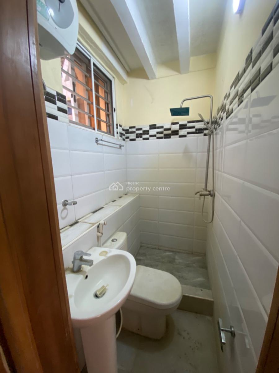 Serviced 2 Bedroom Apartment Upstairs, Oniru, Victoria Island (vi), Lagos, Flat / Apartment for Rent