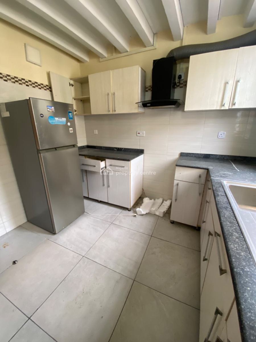 Serviced 2 Bedroom Apartment Upstairs, Oniru, Victoria Island (vi), Lagos, Flat / Apartment for Rent