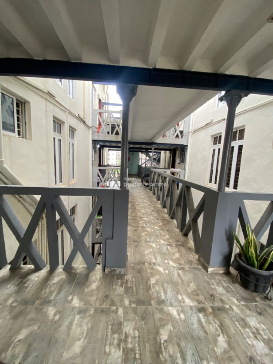Serviced 2 Bedroom Apartment Upstairs, Oniru, Victoria Island (vi), Lagos, Flat / Apartment for Rent