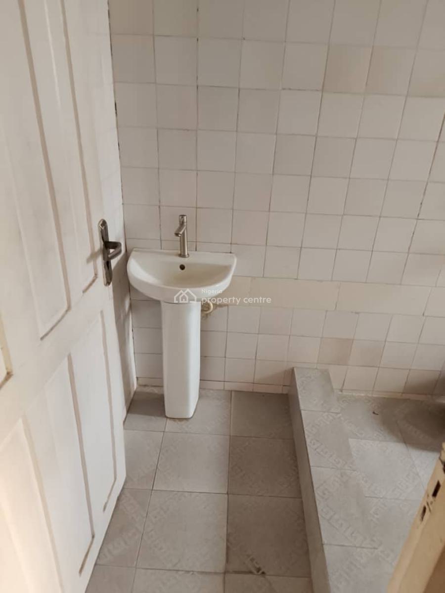 Spacious & Lovely 3 Bedroom Flat, Olowora, Magodo, Lagos, Flat / Apartment for Rent