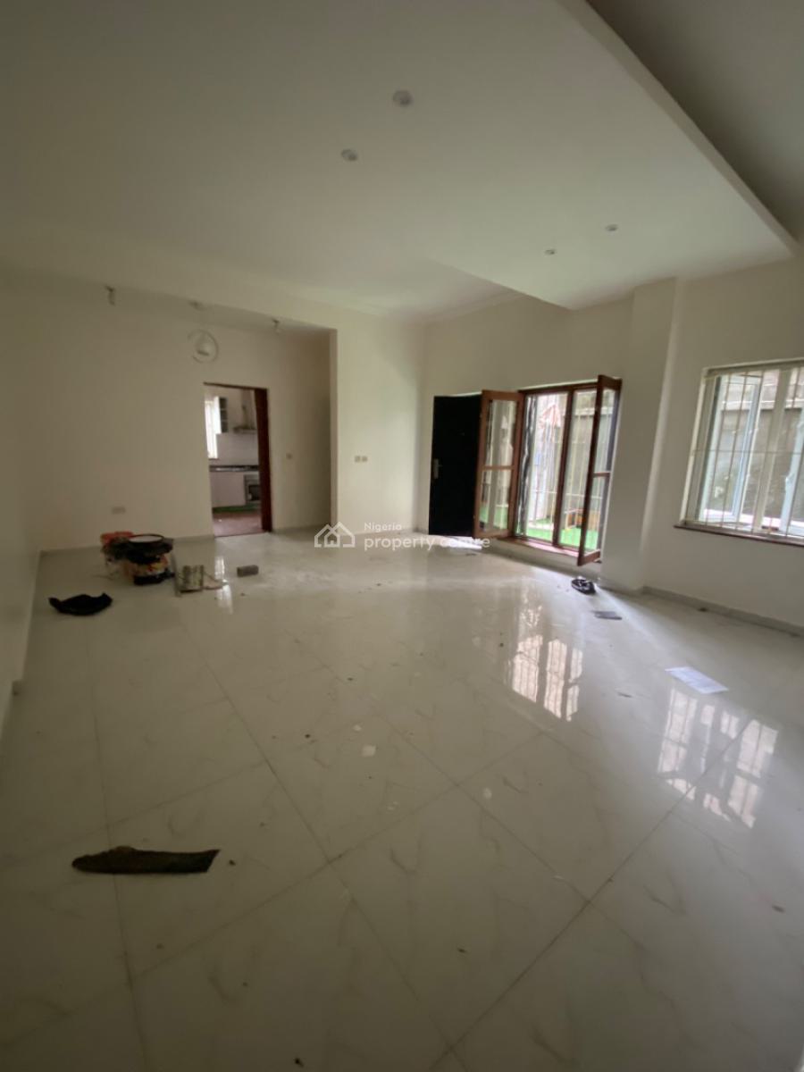 Serviced 2 Bedrooms Apartment with Big Backyard for Sitting Out, Oniru, Victoria Island (vi), Lagos, Flat / Apartment for Rent